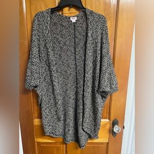 Woman’s 3/4 cardigan sweater size L